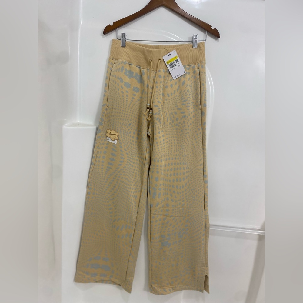 NEW WITH TAGS: Nike Project U*Phoria Size: Small